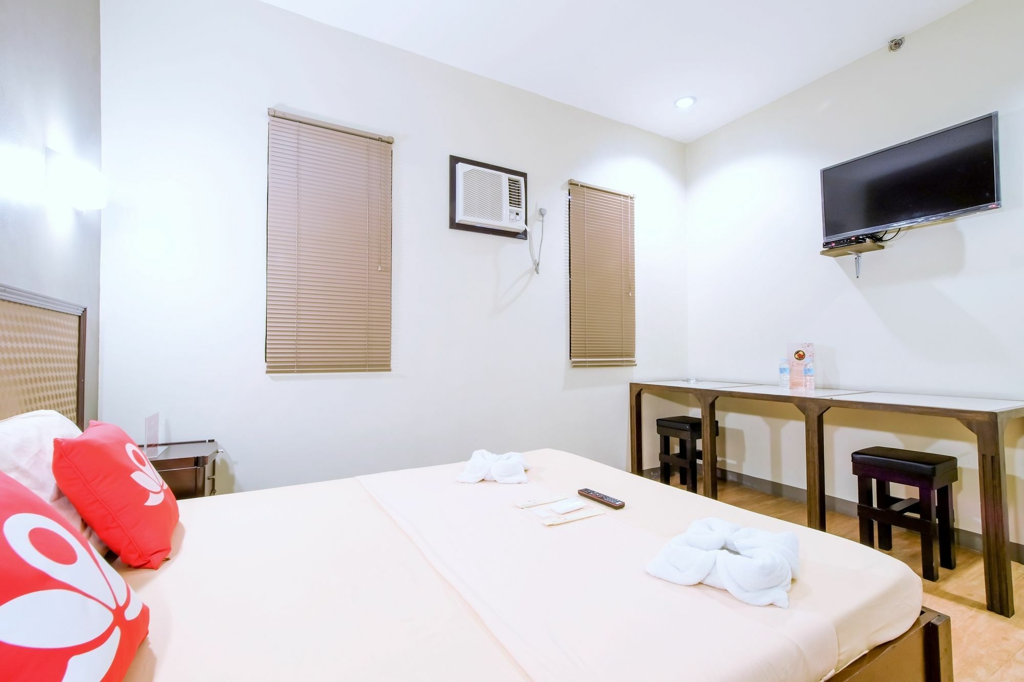 Zen Rooms Basic Aurora Pasay Exteriör bild