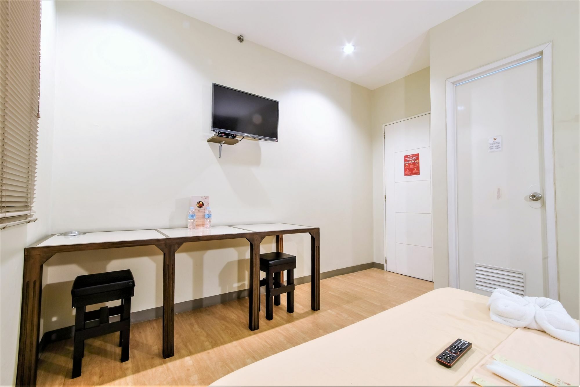 Zen Rooms Basic Aurora Pasay Exteriör bild