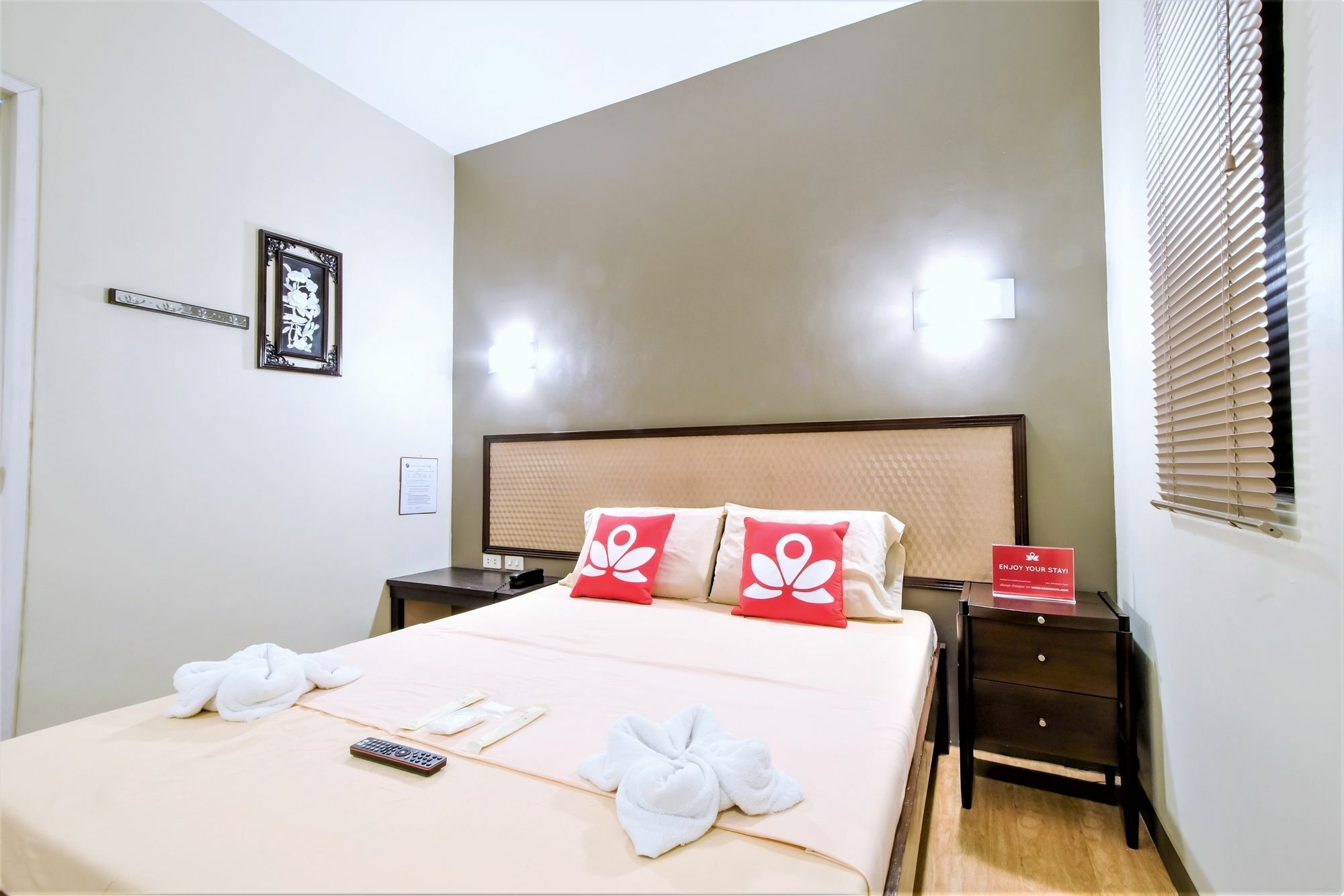 Zen Rooms Basic Aurora Pasay Exteriör bild